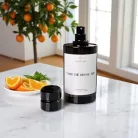 Under the Orange Tree – sprej na vzduch a textílie